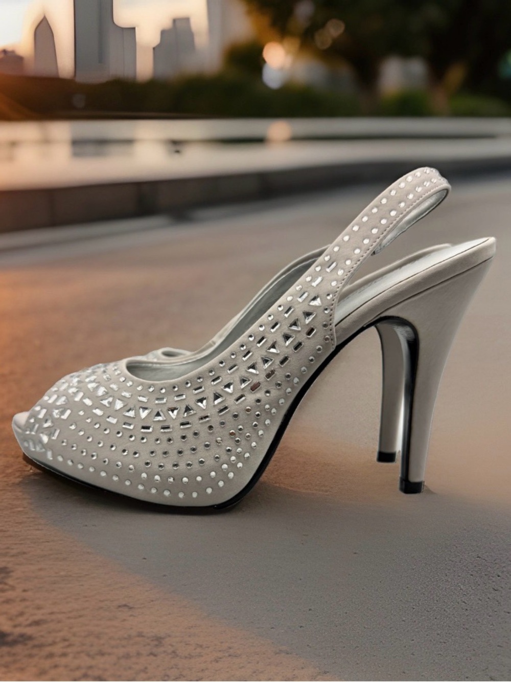 Lulu Townsend Size 8 Silver Rhinestone Peep Toe Slingback Heels Platform 4.5”